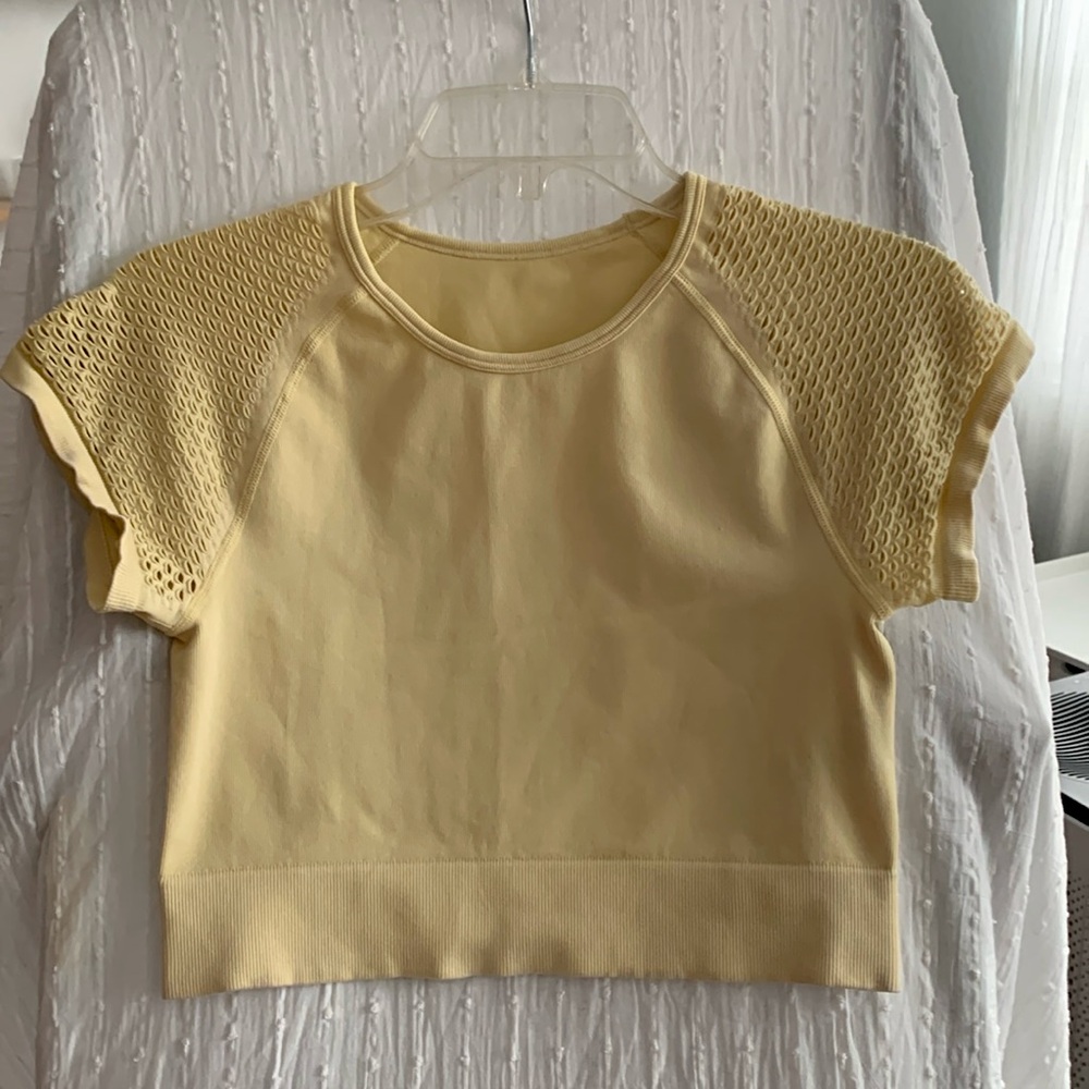 Mono B Stretchy Workout Crop Top Yellows- Size S